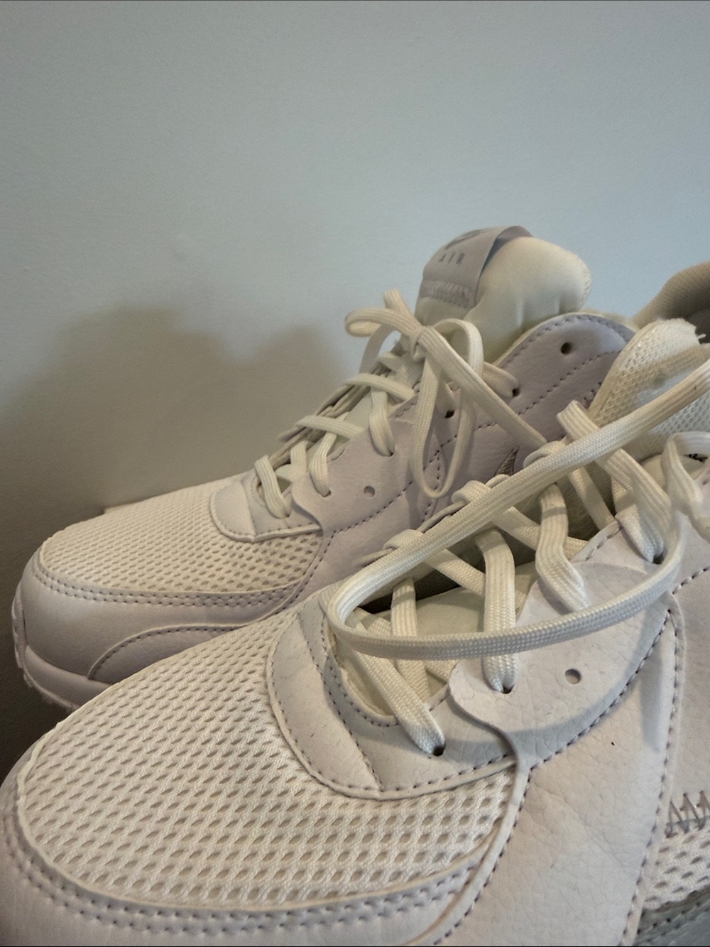 Women’s Nike Air Max Excee White and Grey Athletic Shoes Size 12 - Picture 3 of 7